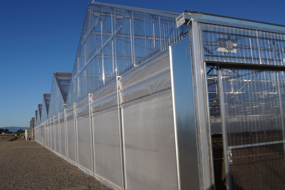 Roll up Wall | Commercial Greenhouse Accessories